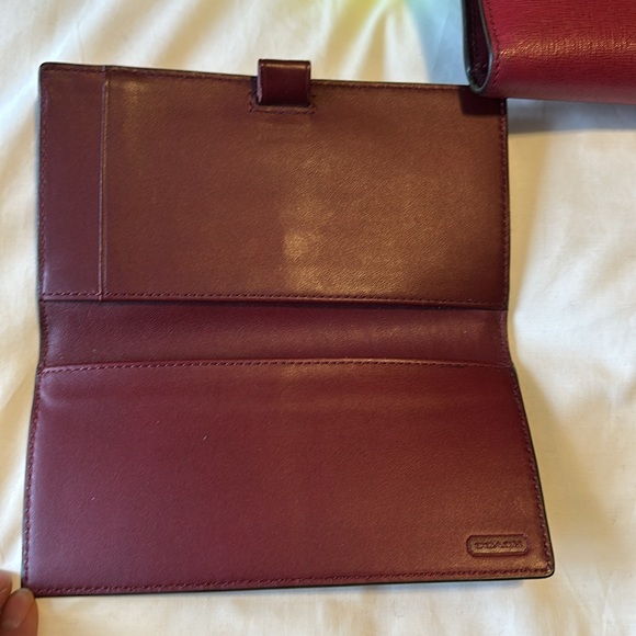 Coach full sized wallet - Picture 6 of 11